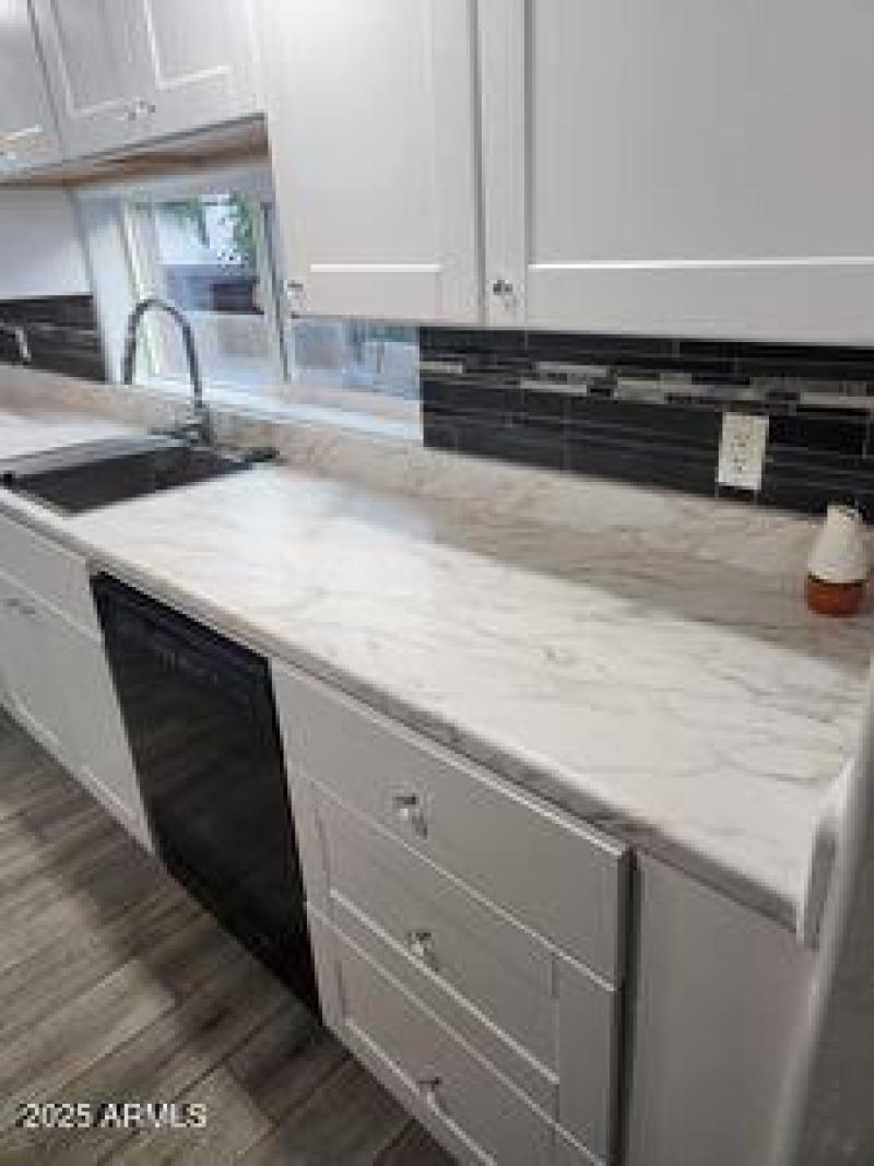 ISnayrz56m6ds80000000000