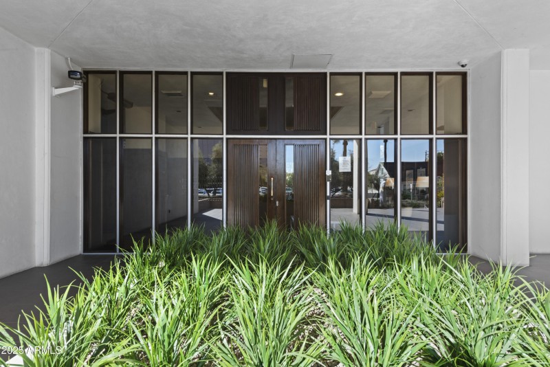 0017 Lobby Courtyard 2