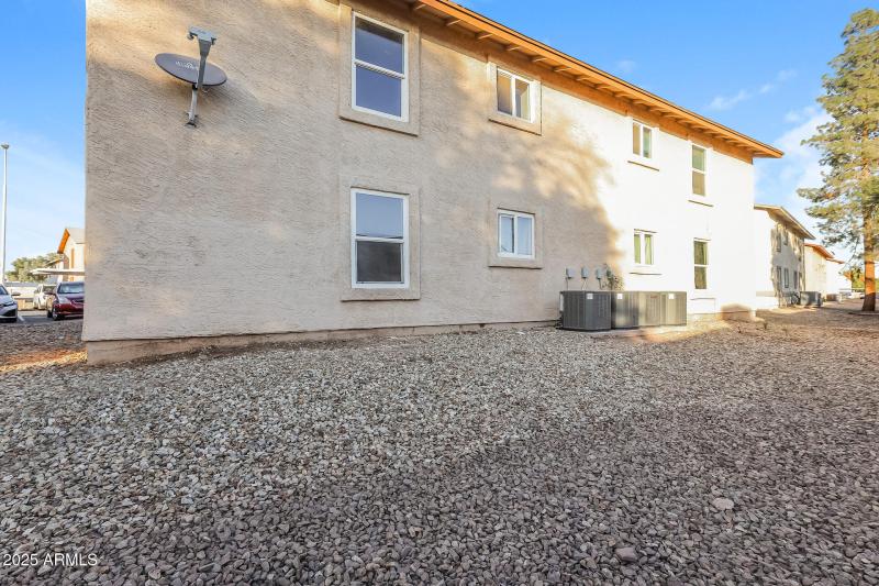 16-photo-Rear-View-dd134096-029d-4194-ae