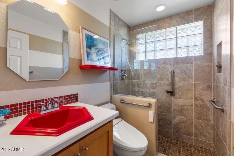 3022 N 148th Ave Reshoot Guest Bath with