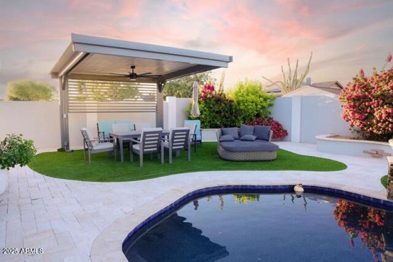 475A6376copy2 Medium