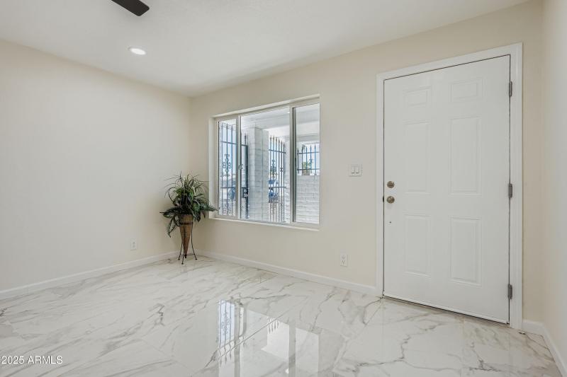 7601 N 40th Drive - MLS Sized - 006 - 06