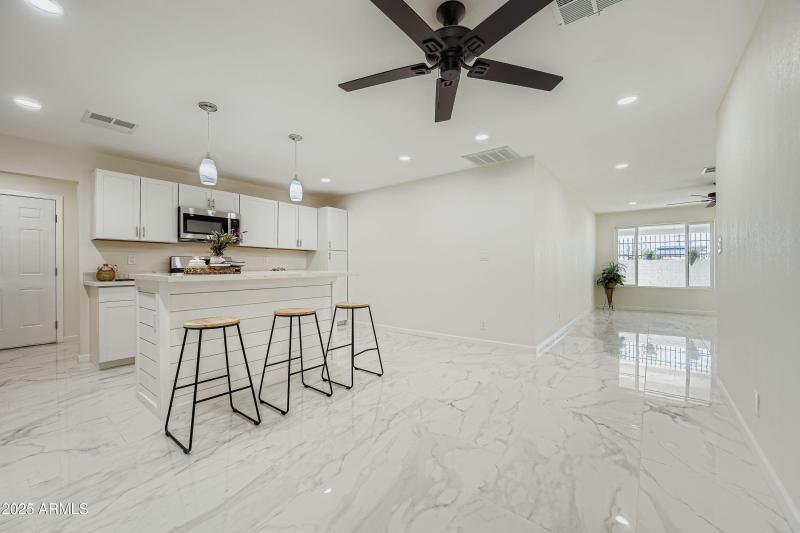 7601 N 40th Drive - MLS Sized - 014 - 17