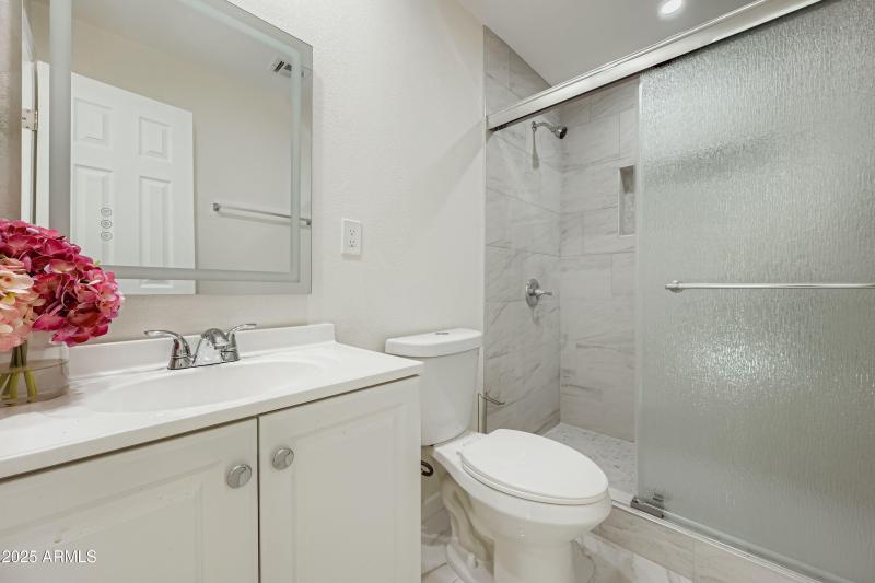 7601 N 40th Drive - MLS Sized - 028 - 39