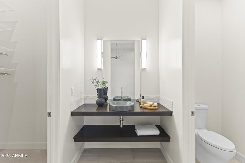 Bedroom 4 Ensuite Bath