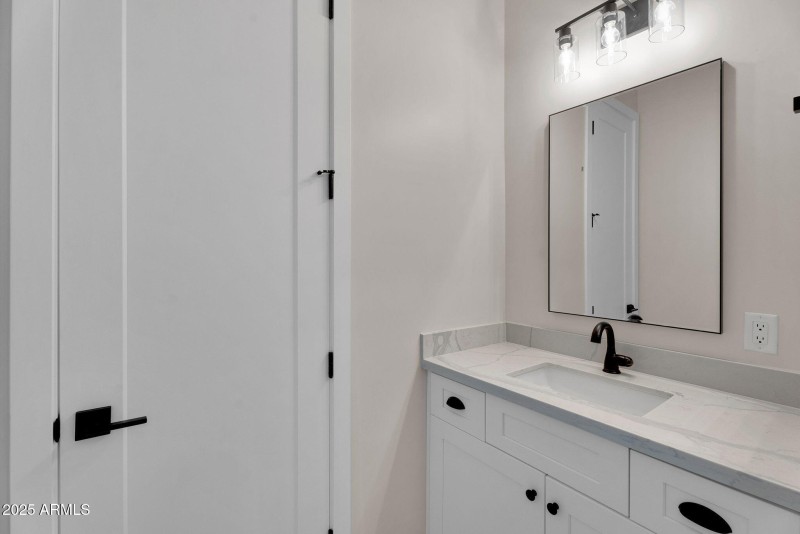 26-web-or-mls-4072 E Weston Ln -41