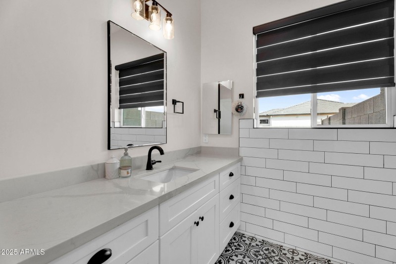 35-web-or-mls-4072 E Weston Ln -25