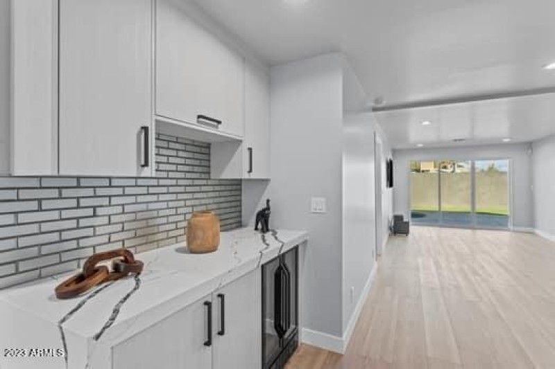 large-8d572e0f-4acb-44be-bd1f-89978cd390