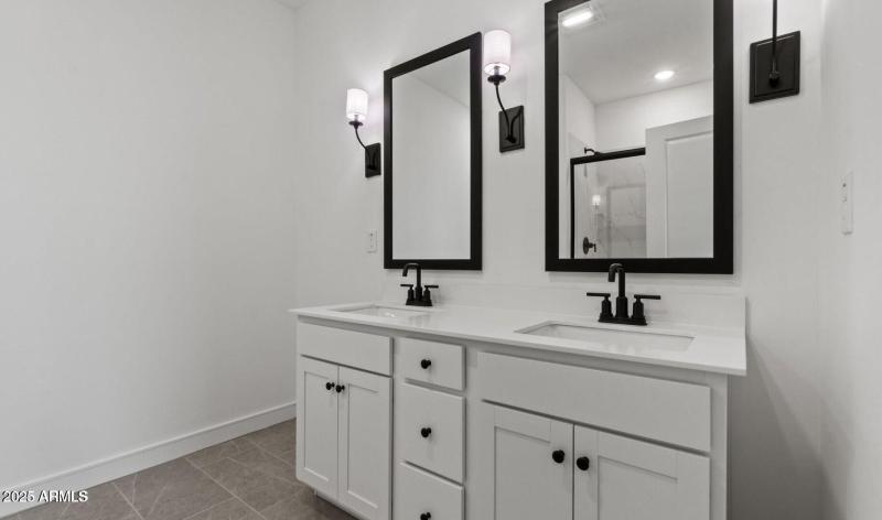 20250923212446683047000000-o