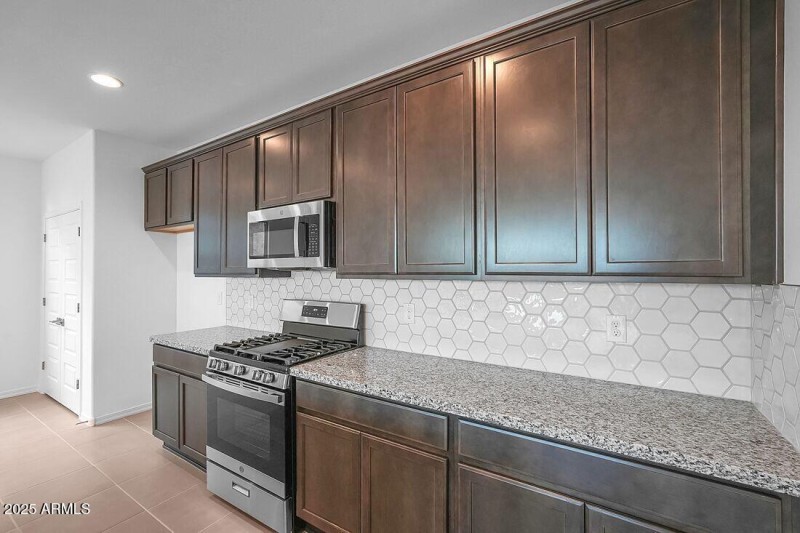 14617 W Sand Hills Rd - Ready Now!