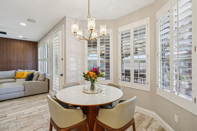 20-web-or-mls-N 76th Dr-S0111-018