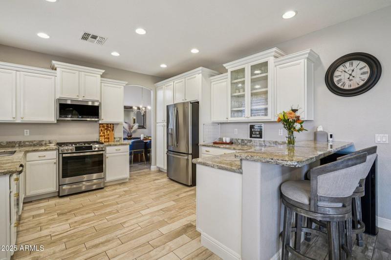 22-web-or-mls-N 76th Dr-S0111-020