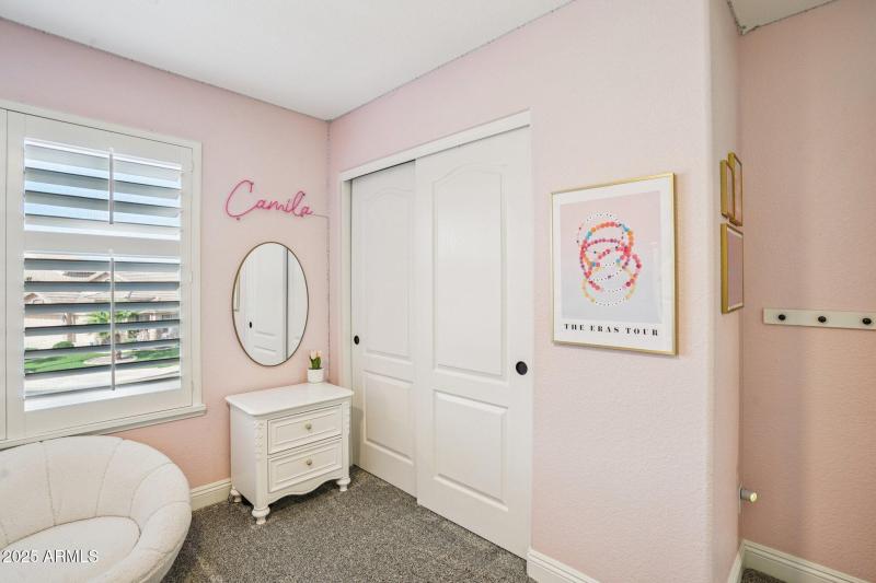 33-web-or-mls-N 76th Dr-S0111-031