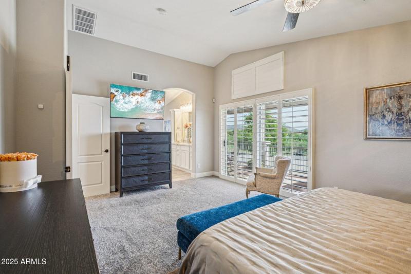 41-web-or-mls-N 76th Dr-S0111-039