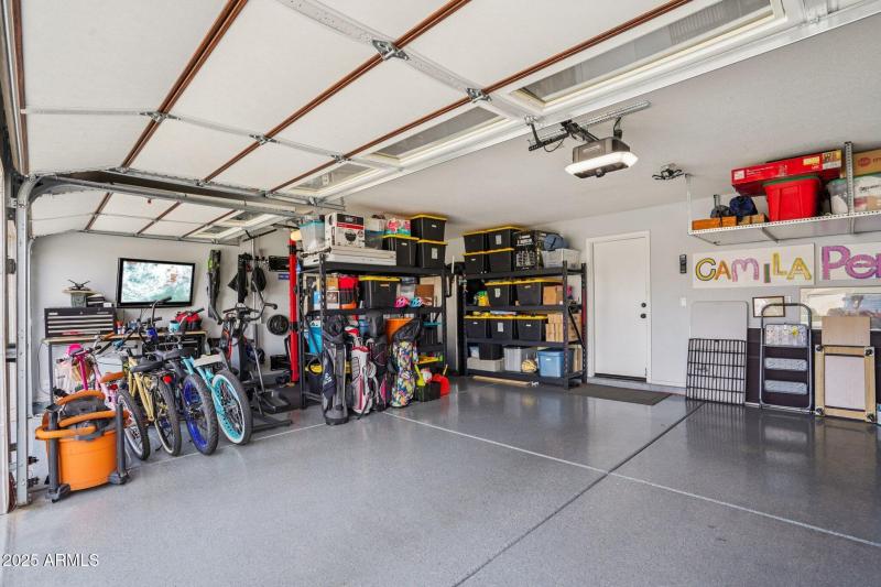 46-web-or-mls-N 76th Dr-S0111-044