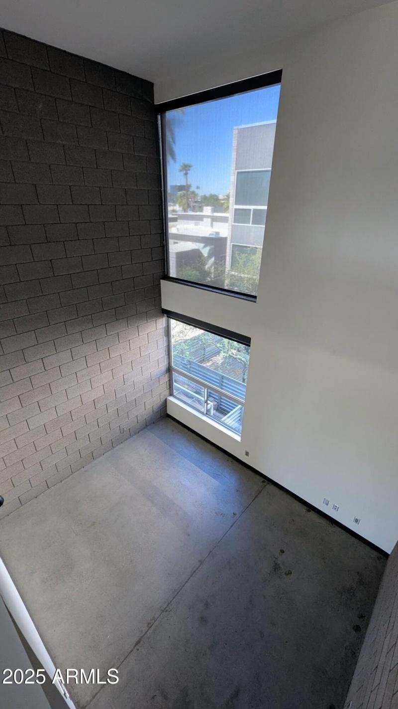 PXL_20251102_192905394~2