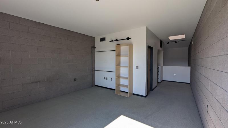 PXL_20251102_192842135