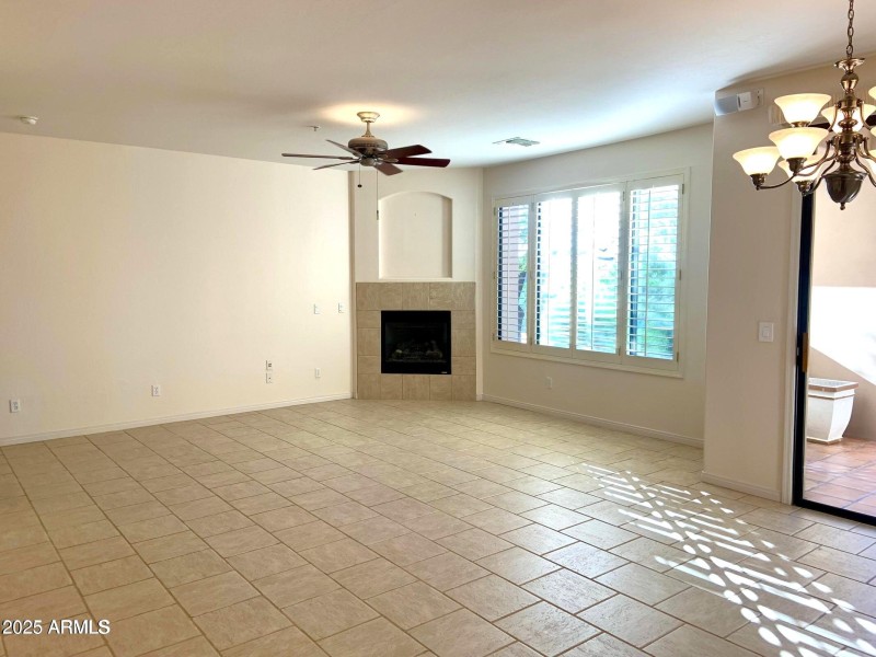 7445 E Eagle Crest 1143