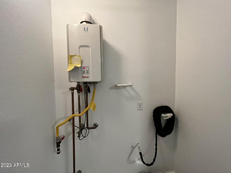 Tankless water heater