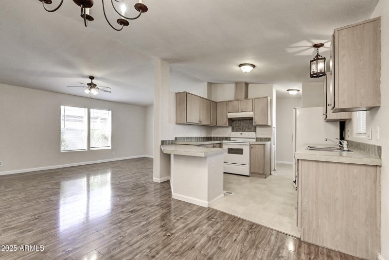 8601 N 103rd Ave Unit 271 (6)