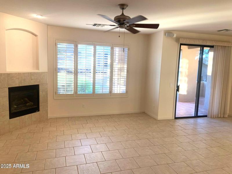 7445 E Eagle Crest 1143