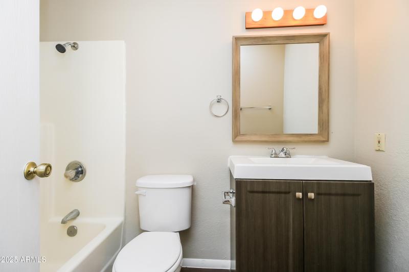 1005755.652 W SIERRA VISTA DR - Main Bat