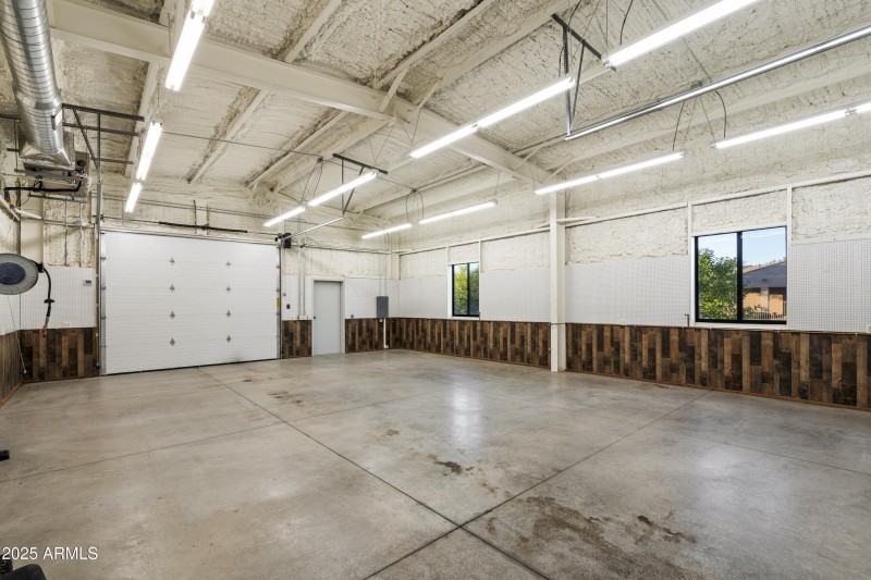 Workshop/RV Garage with AC