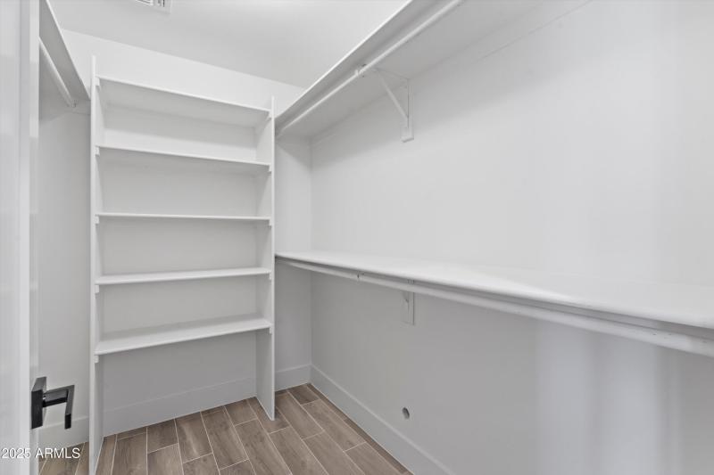 28-Walk-in CLoset 1