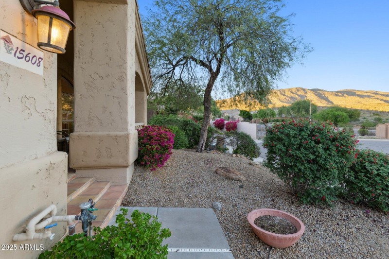 4-web-or-mls-15608-s-7th-st