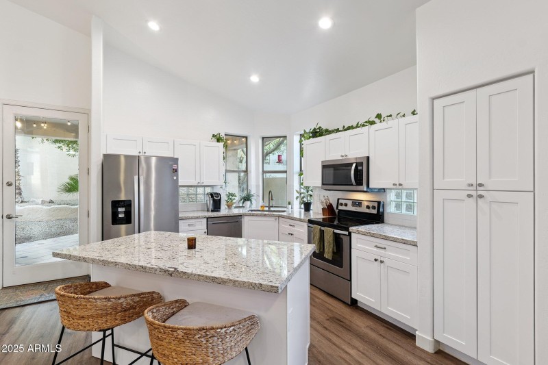 9-web-or-mls-15608-s-7th-st