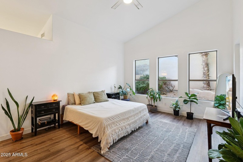 13-web-or-mls-15608-s-7th-st