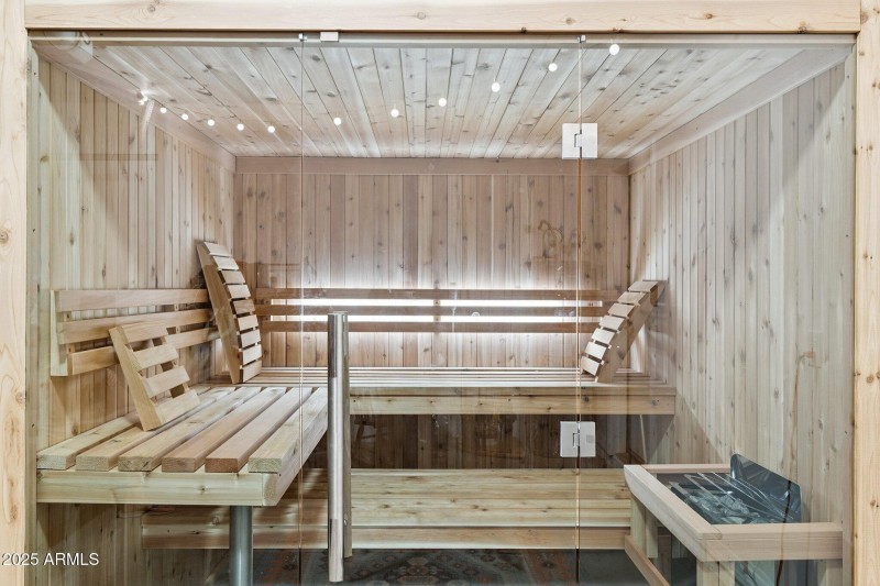 25-web-or-mls-15608-s-7th-st