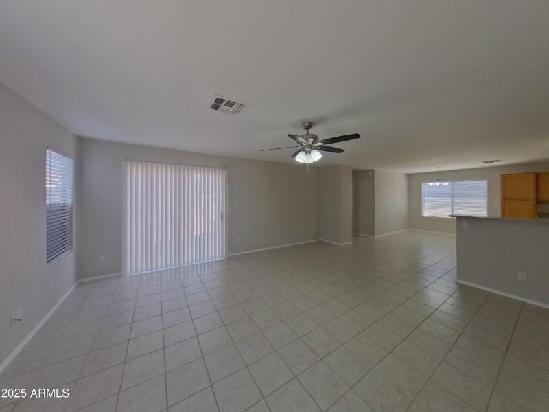 2_pc_PJ5HYRJeYe_58GBjgmLWg_layout_0