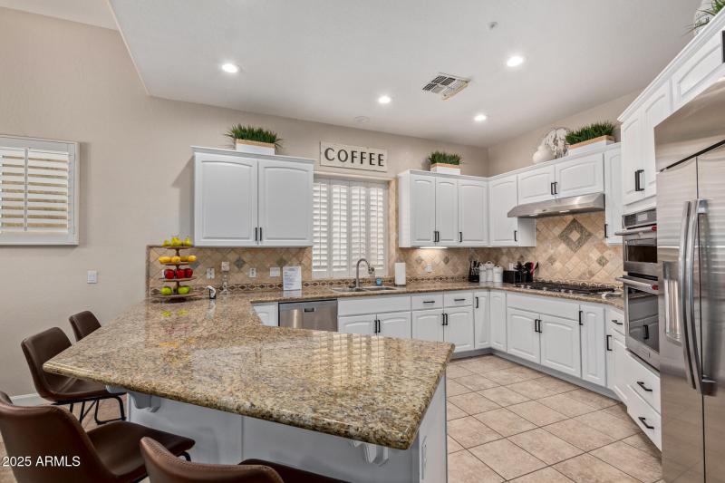Kitchen with Breakfast Bar