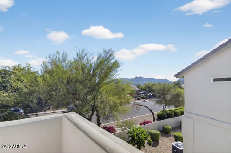 134065095546050943_134065095450570819_12