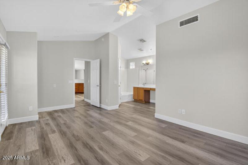 134065095343911036_134065095231361304_05