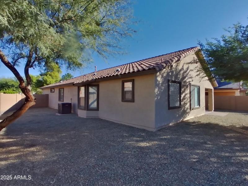 17_pc_zYjRBUO2mv_RbMBET8msx_center_0