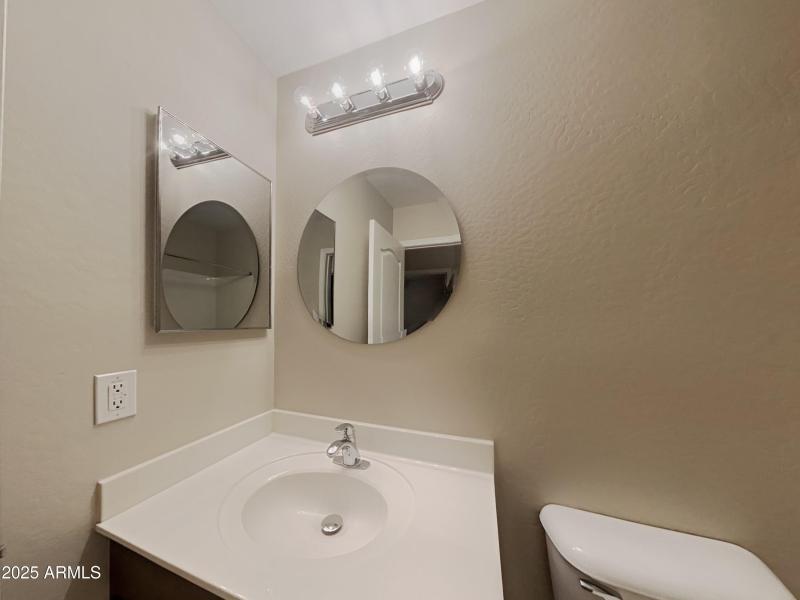 1006023.1410 E Baker Drive_11