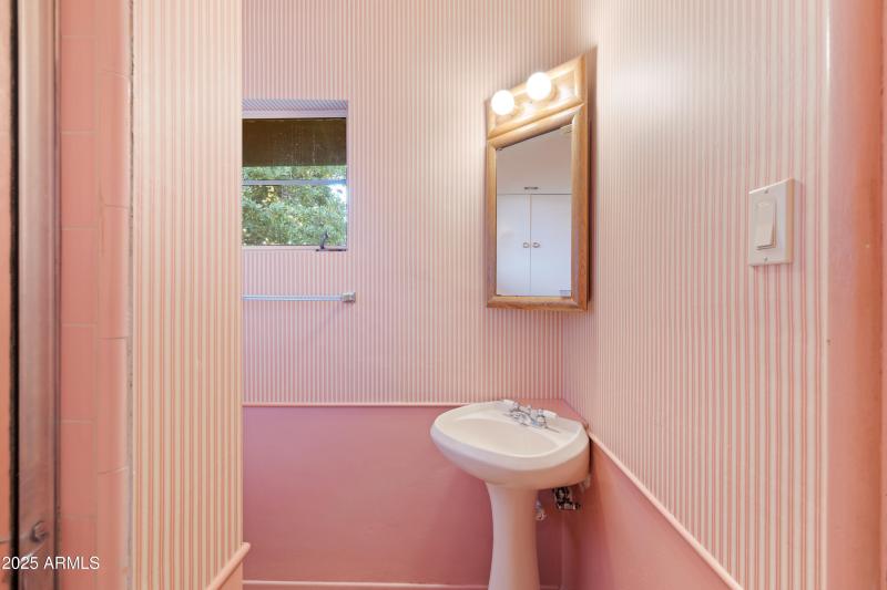 Guest Ensuite s/ Vintage Pastel Tile