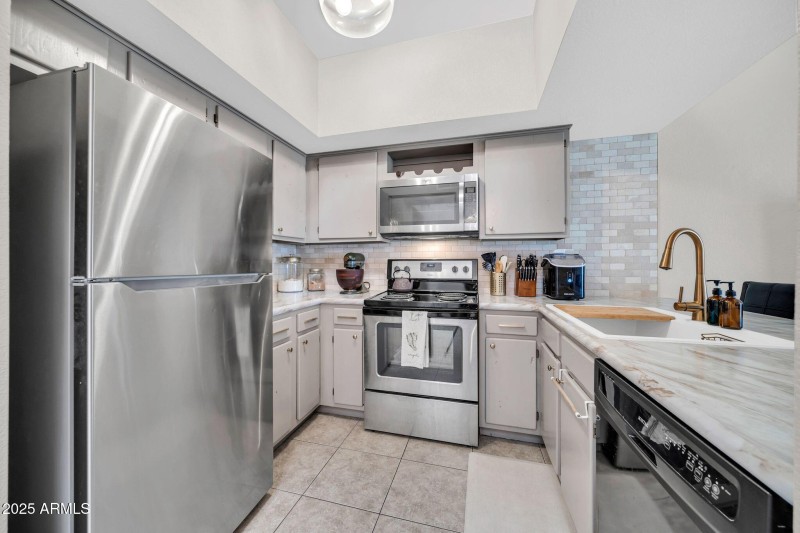 14002 N 49th Ave 1097-14