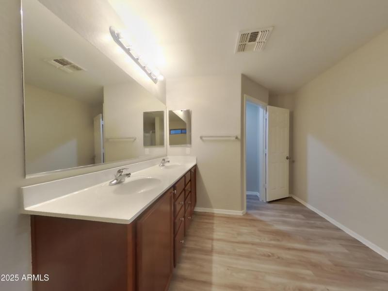 10_pc_AlnUk7i31D_ATicryJghw_layout_1