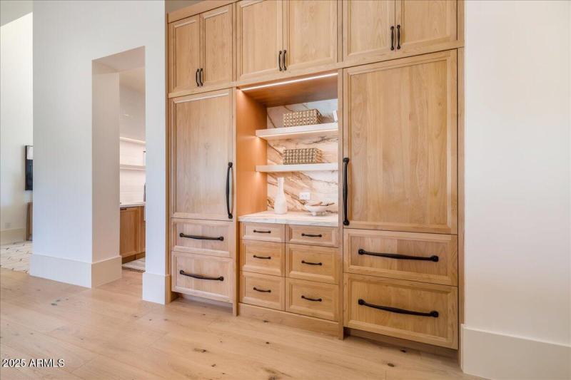 072-Refrigerator Freezer