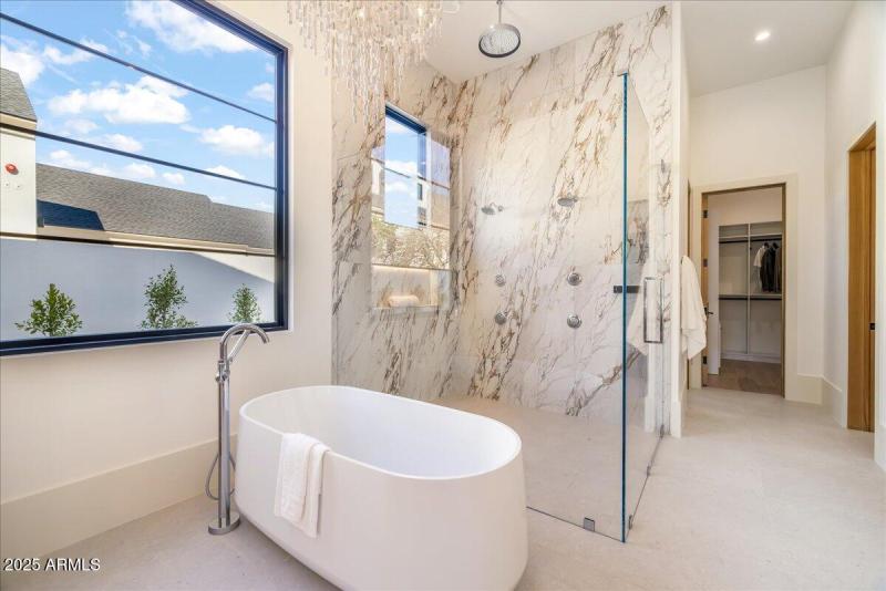 121-Primary Bath Suite