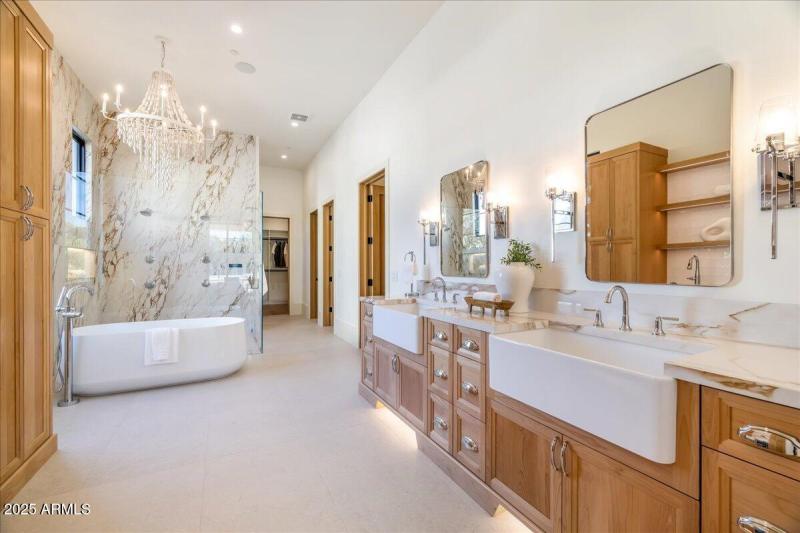 120-Primary Bath Suite