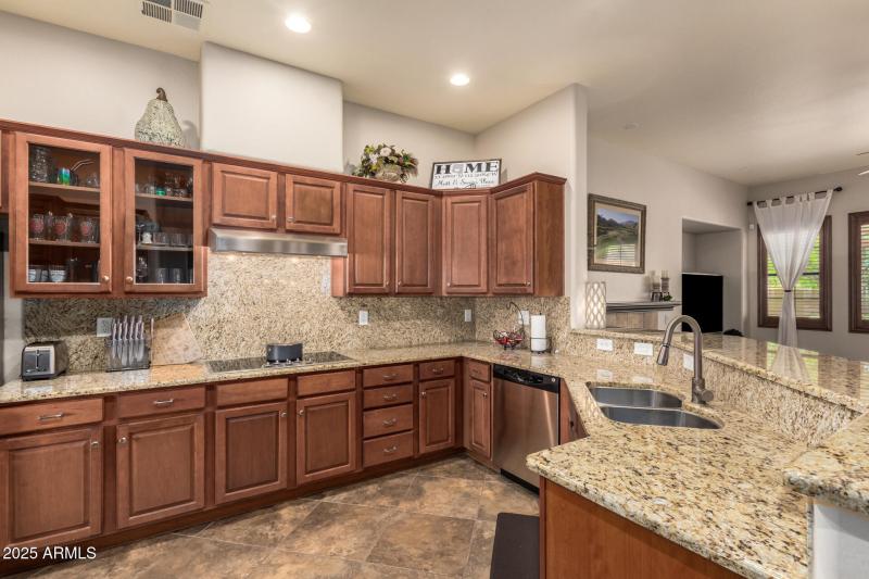 GOURMET KITCHEN WITH GRANITE