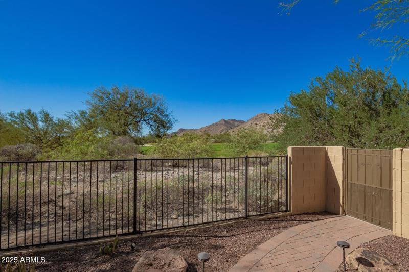 MILLION $ BACKYARD VIEWS (3)