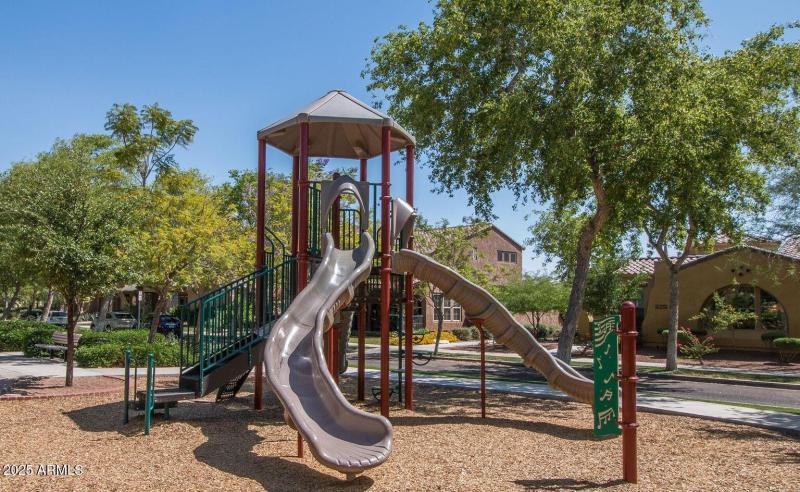 VERRADO PARKS & PLAYGROUNDS THROUGHOUT N