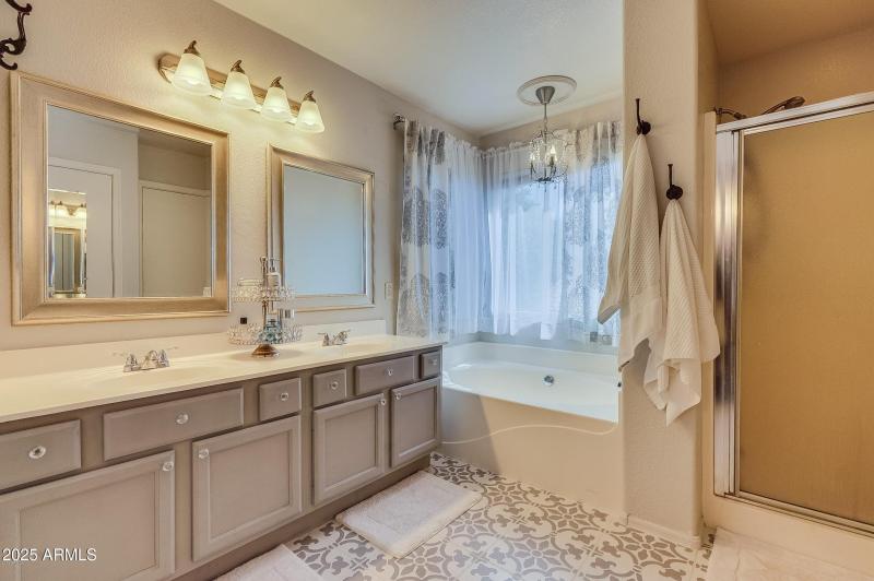 Mohawk Ln. Primary Bathroom