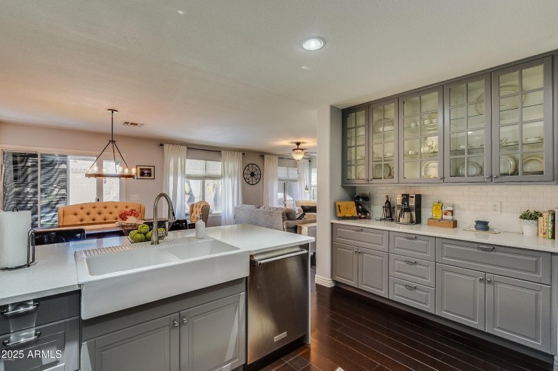 Mohawk Ln. Kitchen 6.0