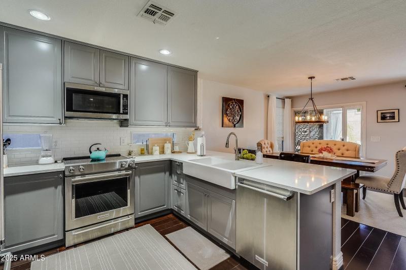 Mohawk Ln. Kitchen 4.0